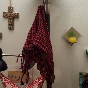 NWOT fuschia and black light scarf